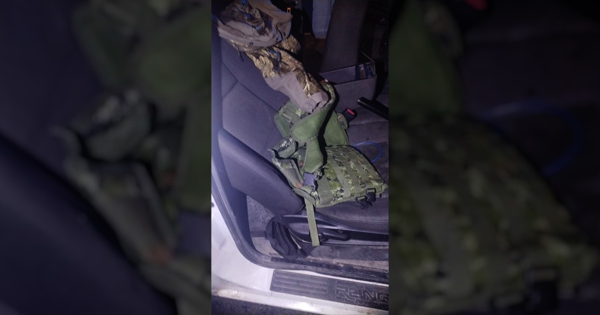 Persecución en Reynosa termina con aseguramiento de armas y camioneta
