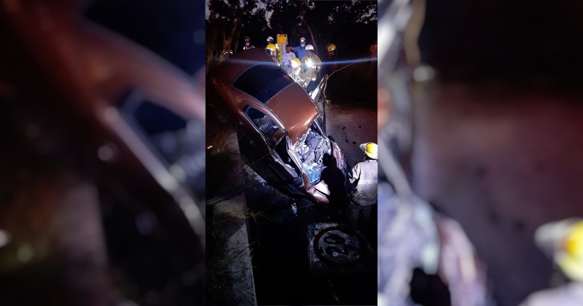 Conductor sobrevive a fuerte accidente en carretera de González