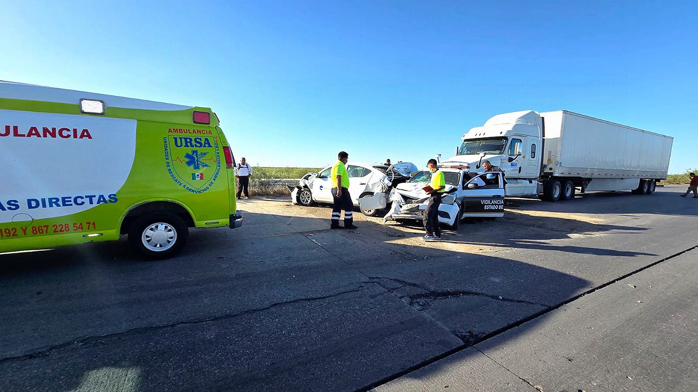 Tráiler sin frenos causa carambola en libramiento de Nuevo Laredo
