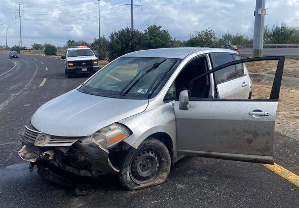 Conductor mayor sale ileso de aparatoso choque en Nuevo Laredo