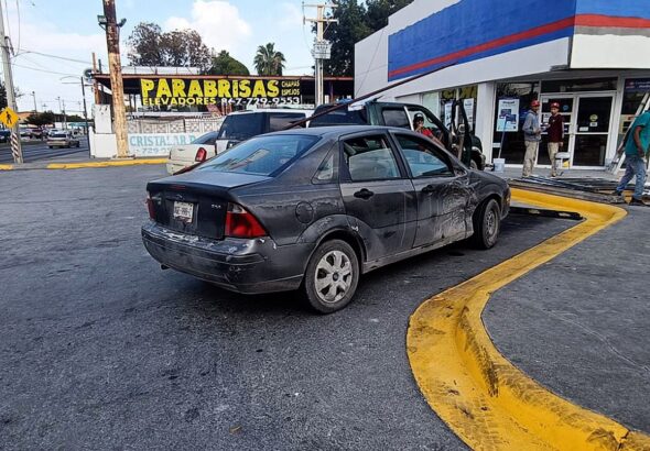 Conductora imprudente provoca choque en céntrica avenida de Nuevo Laredo