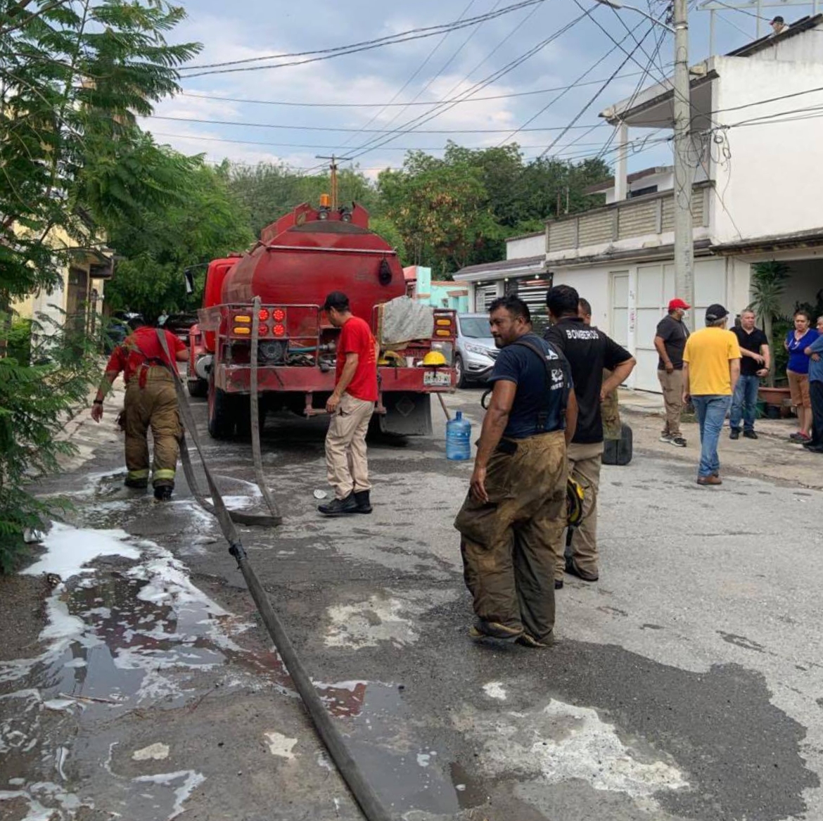 Incendio arrasa vivienda en la Arboledas, en Cd. Victoria