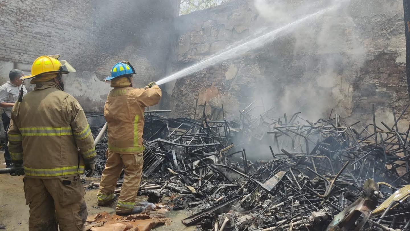 Controlan incendio en almacén municipal de Ciudad Victoria