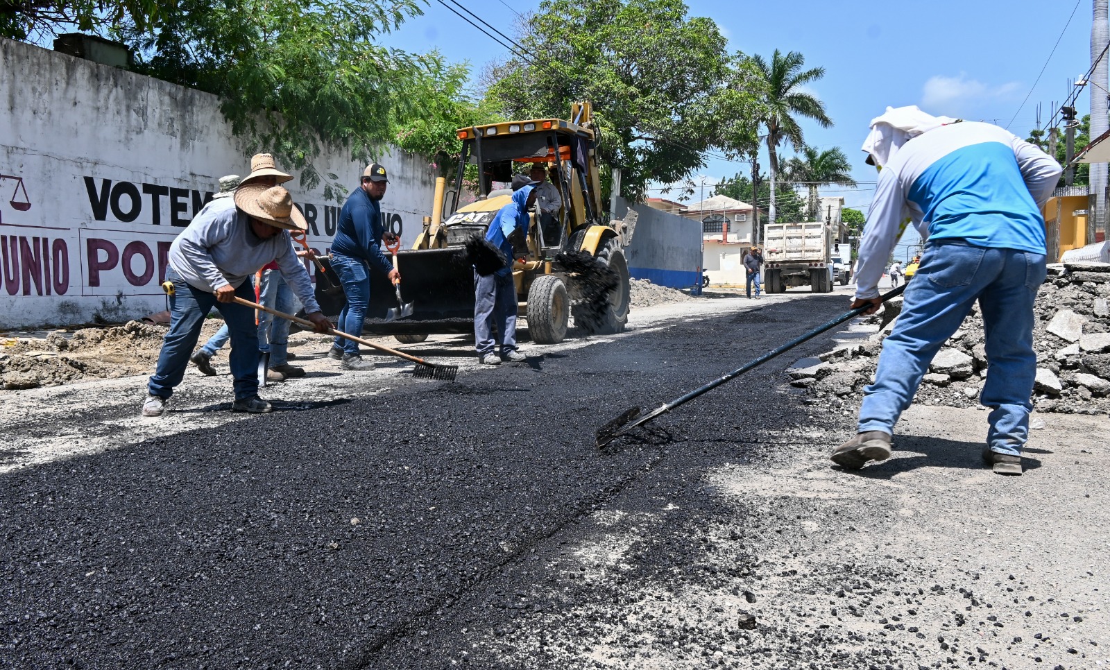 avanza gobierno de Patty Chío en la rehabilitación de calles