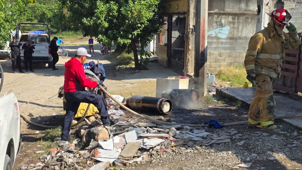 Incendio consume una vivienda en la colonia Cuauhtémoc de Ciudad Victoria
