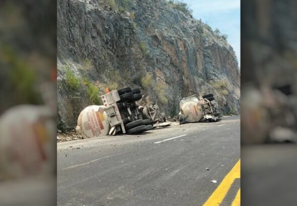 Volcadura de pipa con gasolina obliga a cerrar la Rumbo Nuevo